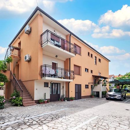 Banko Apartments روفينج المظهر الخارجي الصورة